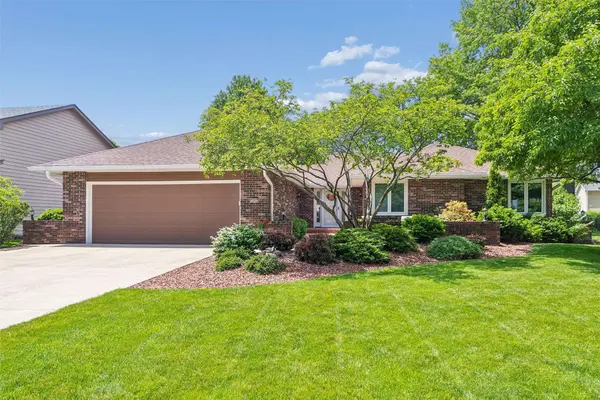 5992 Dogwood Circle, Johnston, IA 50131