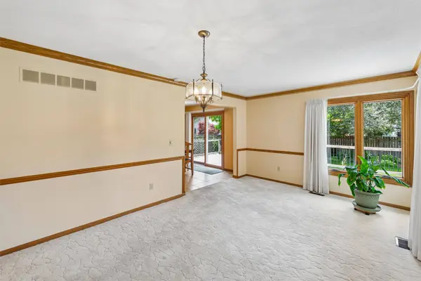 5992 Dogwood Circle, Johnston, IA 50131