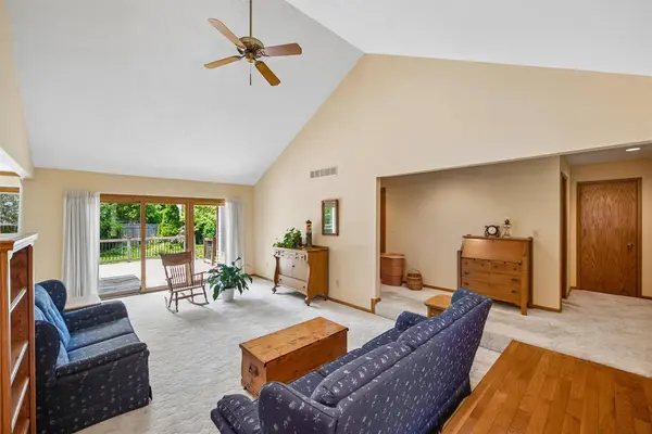 5992 Dogwood Circle, Johnston, IA 50131