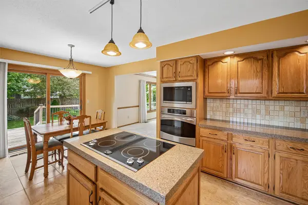 5992 Dogwood Circle, Johnston, IA 50131