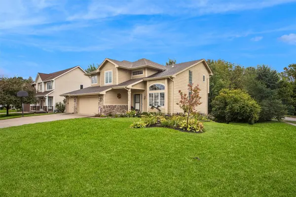 9110 Timberwood Drive, Johnston, IA 50131