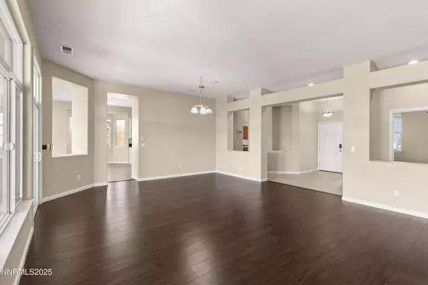 1838 Kinglet DR, Sparks, NV 89441