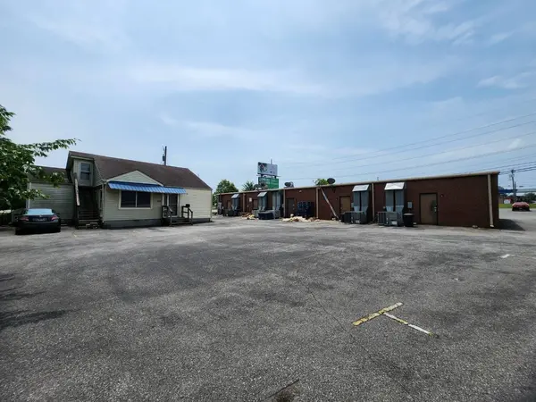 1681 Fort Campbell Blvd, Clarksville, TN 37042