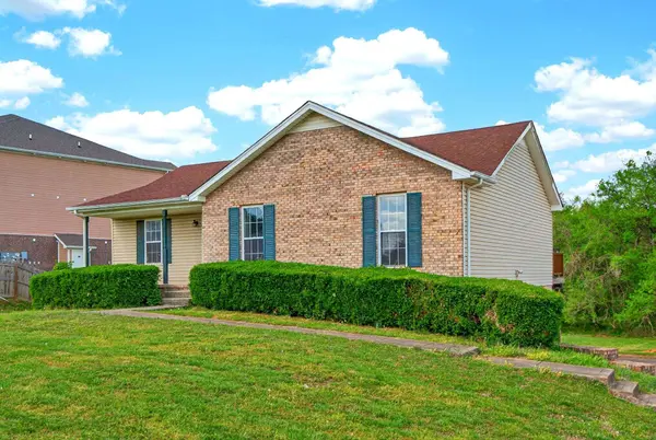 1966 Berkshire Dr, Clarksville, TN 37042