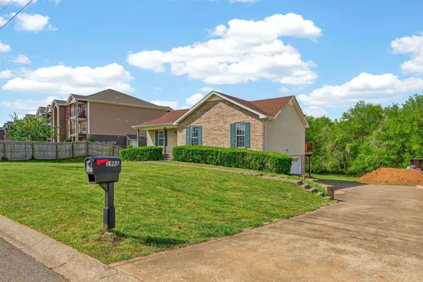 1966 Berkshire Dr, Clarksville, TN 37042