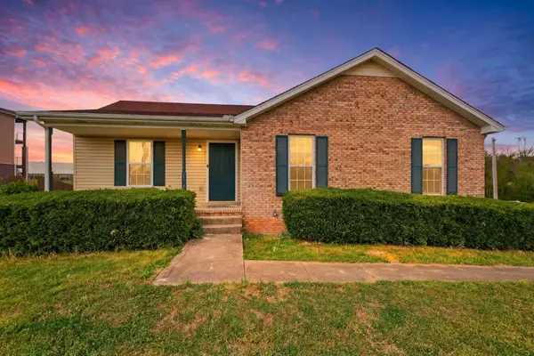 1966 Berkshire Dr, Clarksville, TN 37042