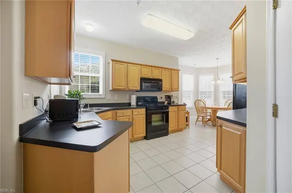 2811 Crescent Moon CT, Virginia Beach, VA 23456
