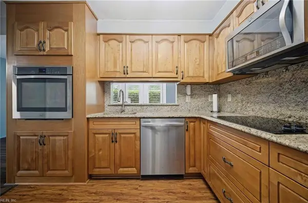 1008 Autumn Woods LN Unit 104, Virginia Beach, VA 23454