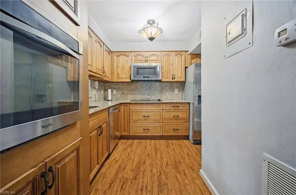 1008 Autumn Woods LN Unit 104, Virginia Beach, VA 23454