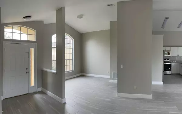 702 VIA BIANCA DR, Davenport, FL 33896