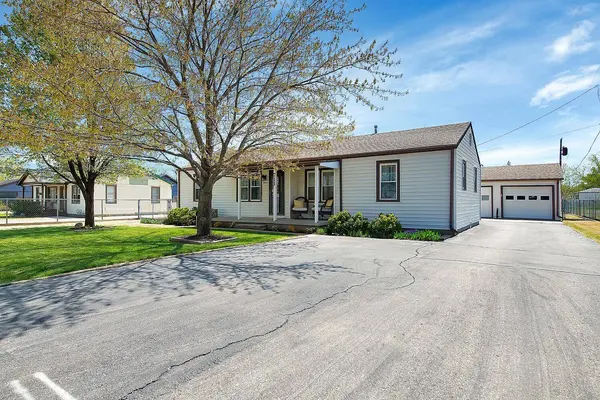 711 E 56th St S, Wichita, KS 67216