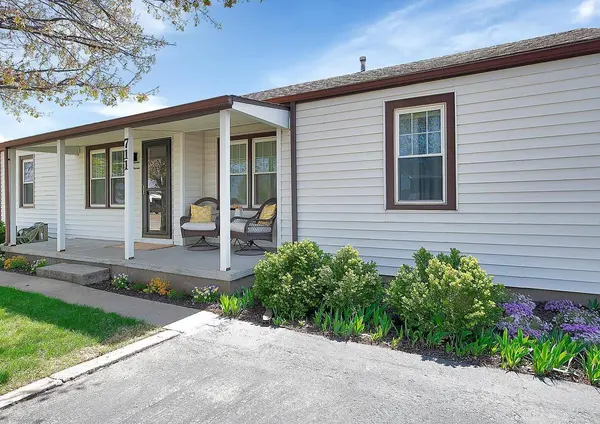 711 E 56th St S, Wichita, KS 67216