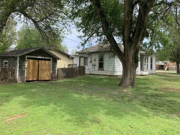 301 N Cedar St, Goddard, KS 67052