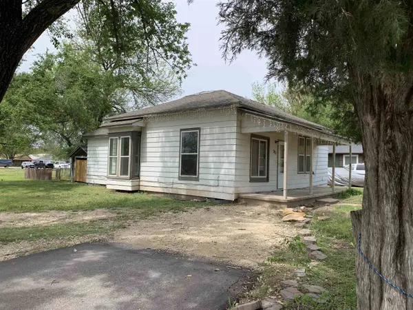 301 N Cedar St, Goddard, KS 67052