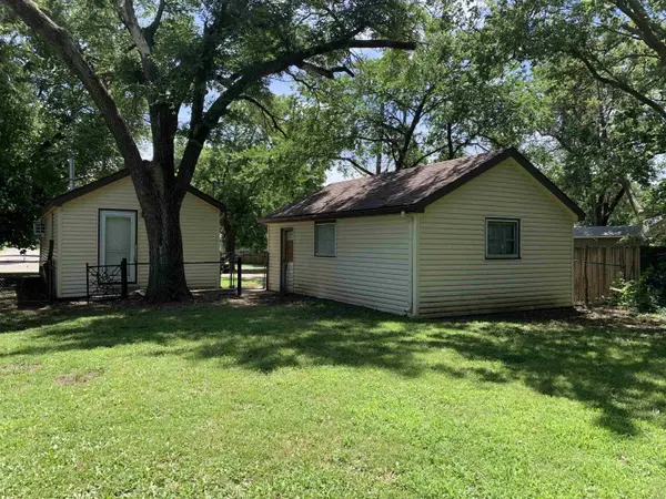 1130 W Olive Ave, El Dorado, KS 67042
