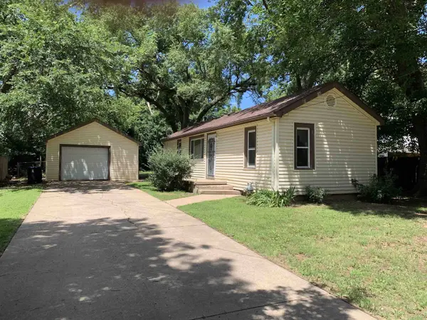 1130 W Olive Ave, El Dorado, KS 67042