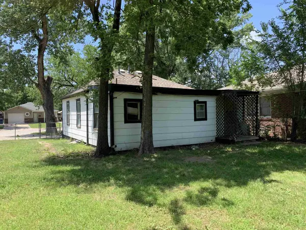 416 S Edwards Ave, Wichita, KS 67213