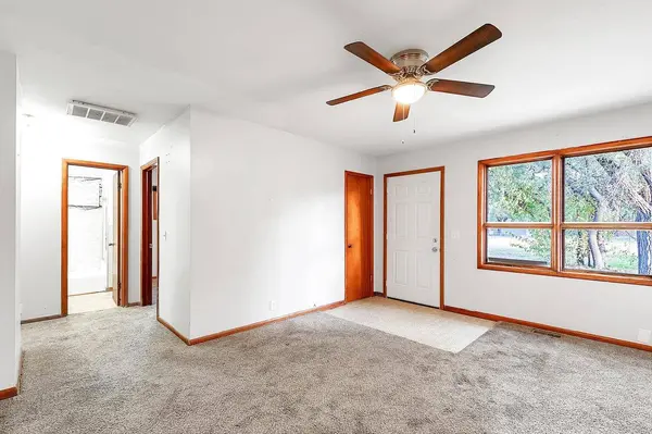 4354 S Seneca St, Wichita, KS 67217