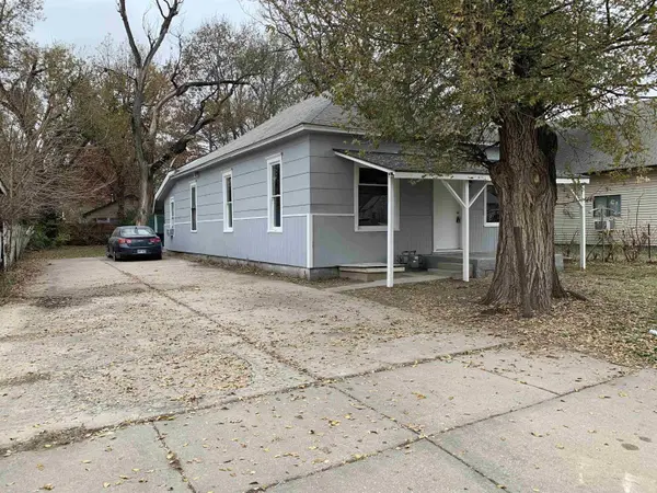3129 N Wellington Pl, Wichita, KS 67204
