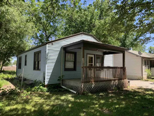 1906 S Washington Ave, Wichita, KS 67211