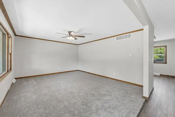 5952 N Palm Ln, Wichita, KS 67204