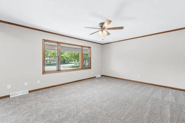 5952 N Palm Ln, Wichita, KS 67204