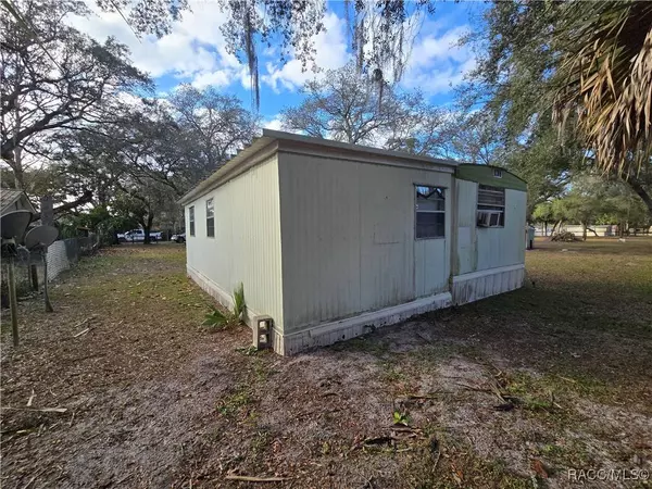 1821 NE 115th AVE, Silver Springs, FL 34488