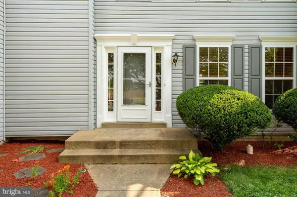 5783 RHODE ISLAND DR, Woodbridge, VA 22193