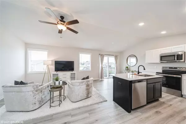 2005 White Oak Lane, Granger, IA 50109