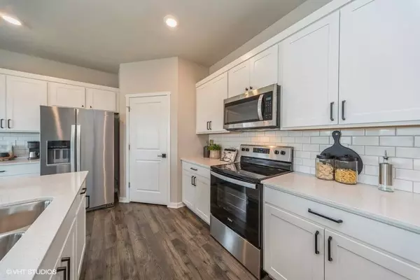 2017 NW Greenwood Court, Ankeny, IA 50023