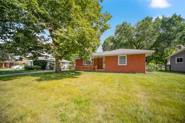 609 SW Maple Street, Ankeny, IA 50023