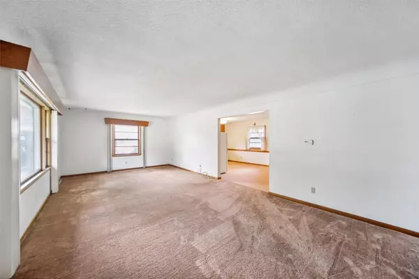 609 SW Maple Street, Ankeny, IA 50023