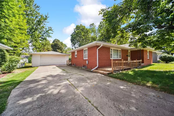 609 SW Maple Street, Ankeny, IA 50023