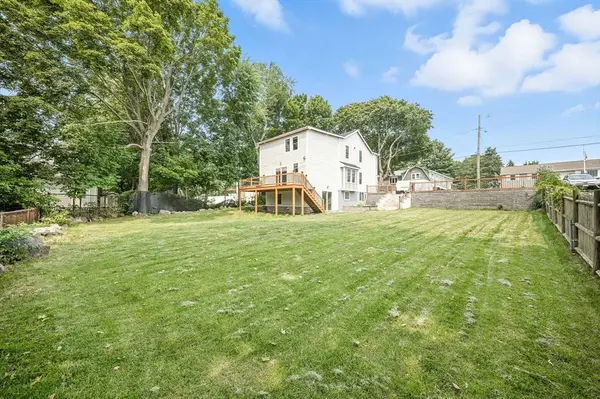 42 Oak St East, Braintree, MA 02184