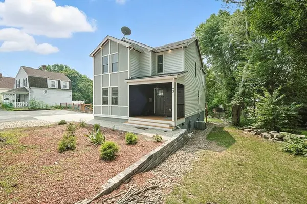 42 Oak St East, Braintree, MA 02184