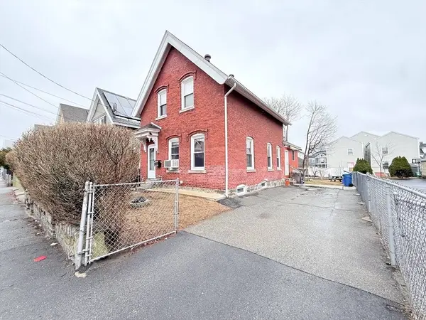 142 Abbott St, Lawrence, MA 01843