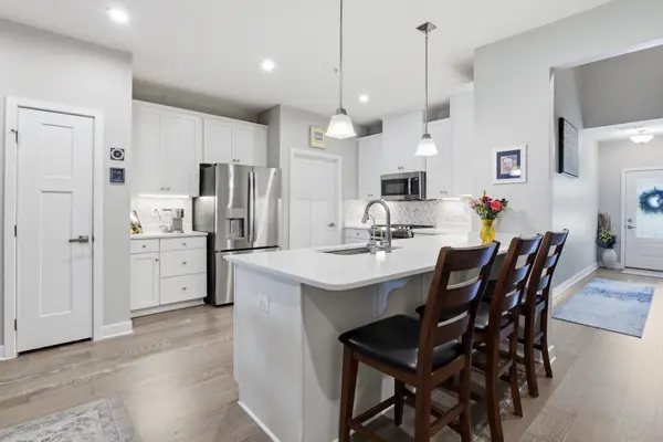 3231 Thornapple Dr, Frederick, MD 21704-2406