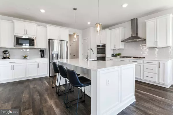 8516 SILVER LAUREL LN, Frederick, MD 21704