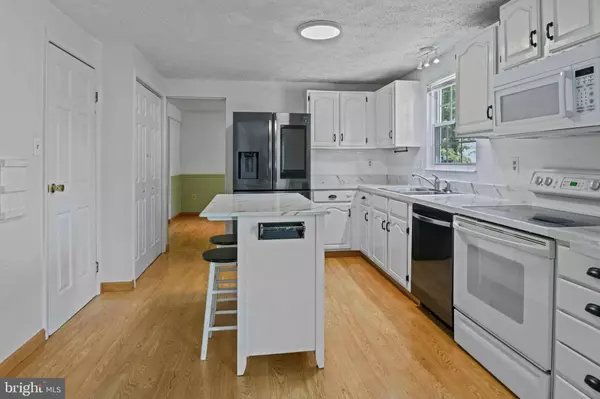 1824 LAWNVIEW DR, Frederick, MD 21702