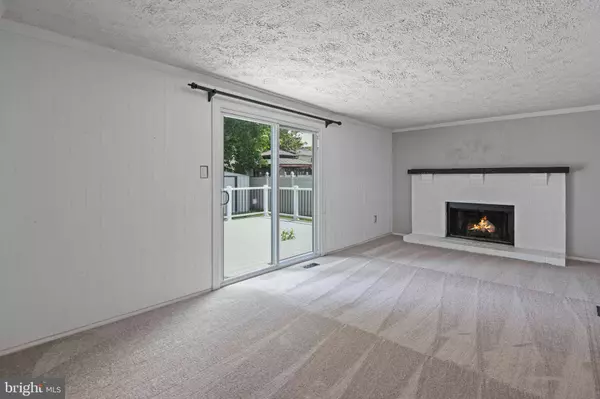 1824 LAWNVIEW DR, Frederick, MD 21702