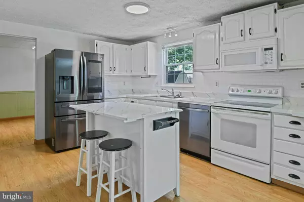 1824 LAWNVIEW DR, Frederick, MD 21702