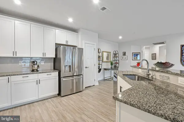 3282 PINE NEEDLE CIR #301, Frederick, MD 21704