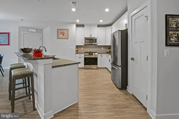 3282 PINE NEEDLE CIR #301, Frederick, MD 21704