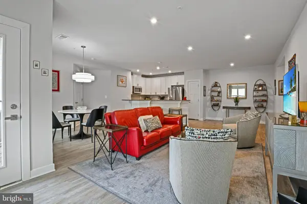 3282 PINE NEEDLE CIR #301, Frederick, MD 21704