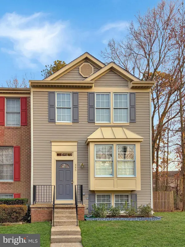 885 CHESTNUTVIEW CT