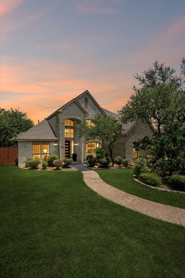 feature image of This Helotes Home Has a Sunroom That Does It All (And Hill Country Views to Match)