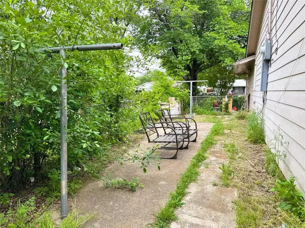 9414 Frostwood Street, Dallas, TX 75217