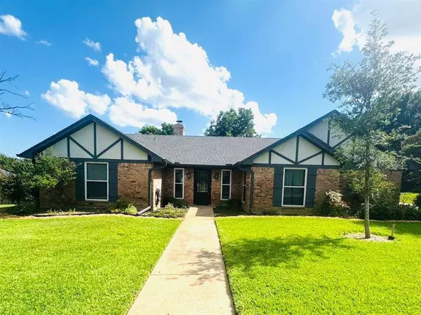 2429 Postbridge Road, Grand Prairie, TX 75050