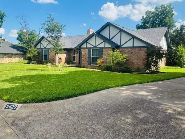 2429 Postbridge Road, Grand Prairie, TX 75050