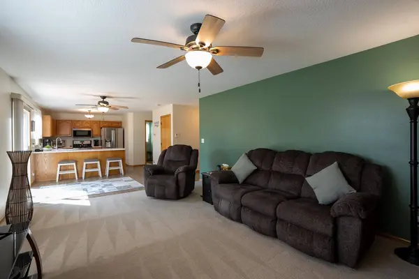 1211 10th Avenue SE, Altoona, IA 50009